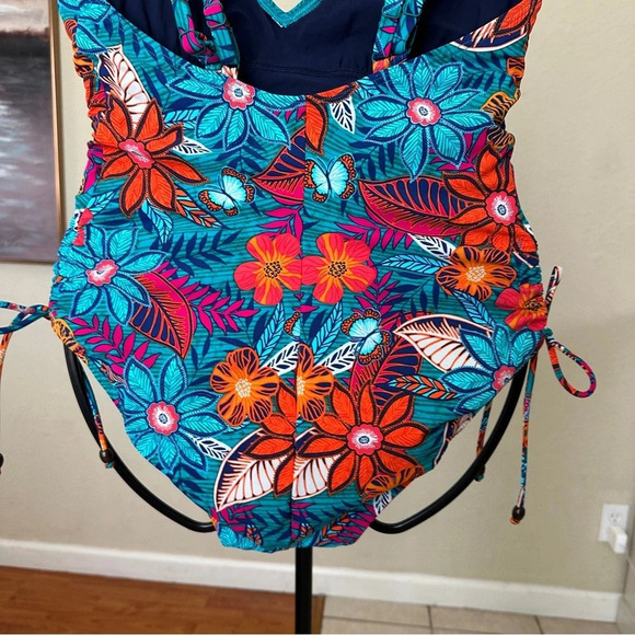 Skinny Dippers Bamboo Shape Shifter V-Neck One Piece Swimsuit - Picture 11 of 13